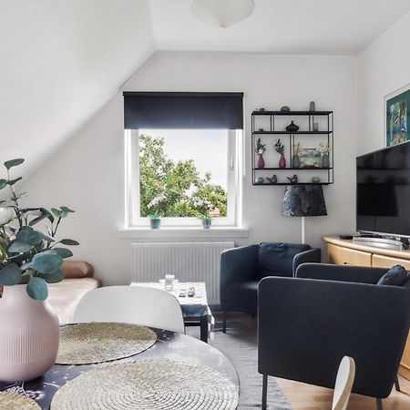 Lovely Top Floor Apart Copenhagen Near Airport, Metro And The Beach Copenhaga Exterior foto